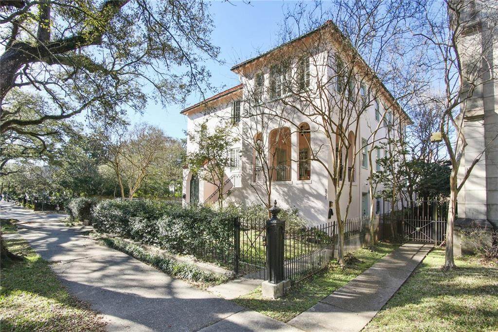 2931 St Charles Avenue - Photo 1