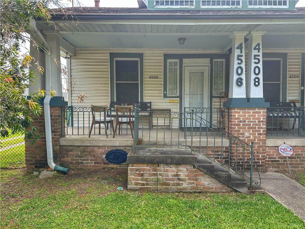 4506 Banks Street - Photo 1