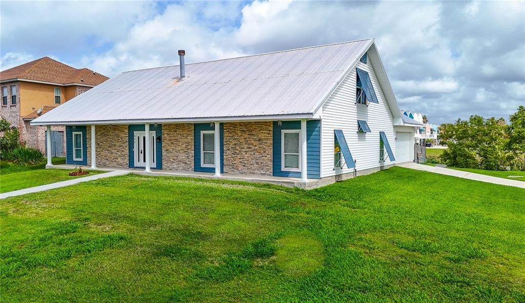 425 Moonraker Drive - Photo 1