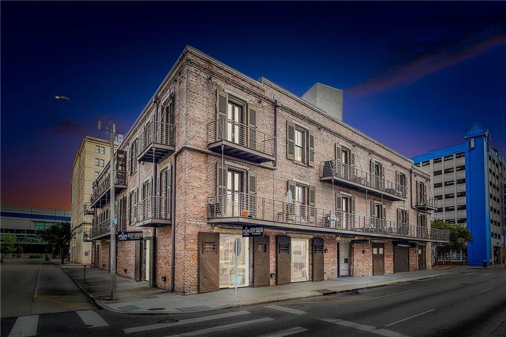 900 Peters Street - Photo 1