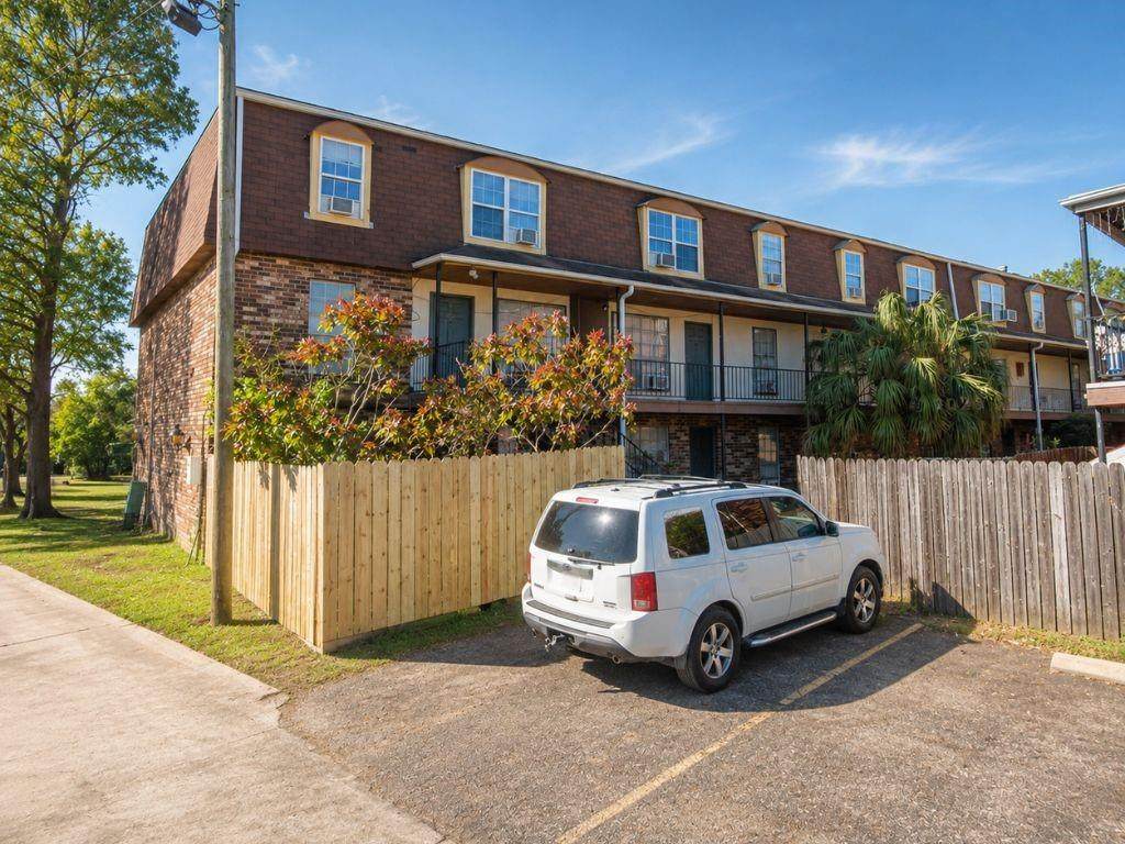 6200 Riverside Drive - Photo 1