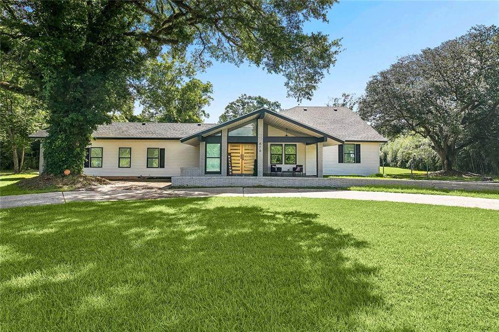 676 Railroad Avenue - Photo 1