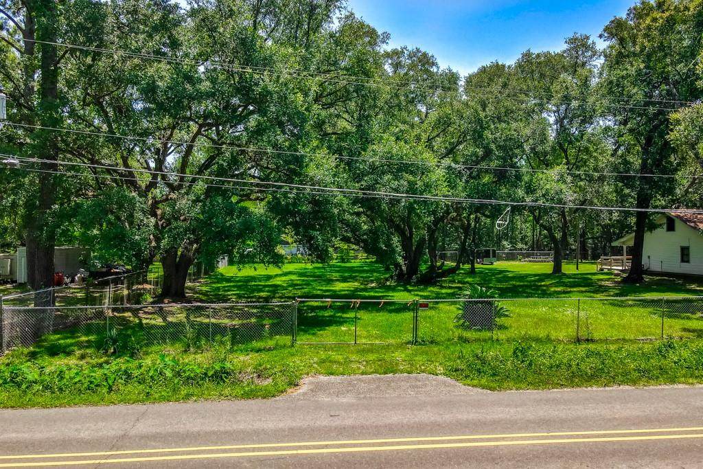  Oak Park Drive - Photo 1