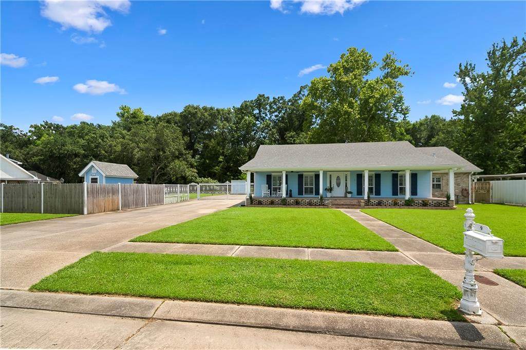 9 South Lake Court - Photo 1