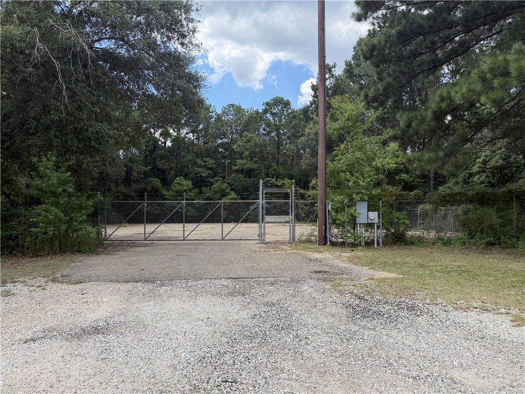 1919 Holiday Square Boulevard - Photo 1