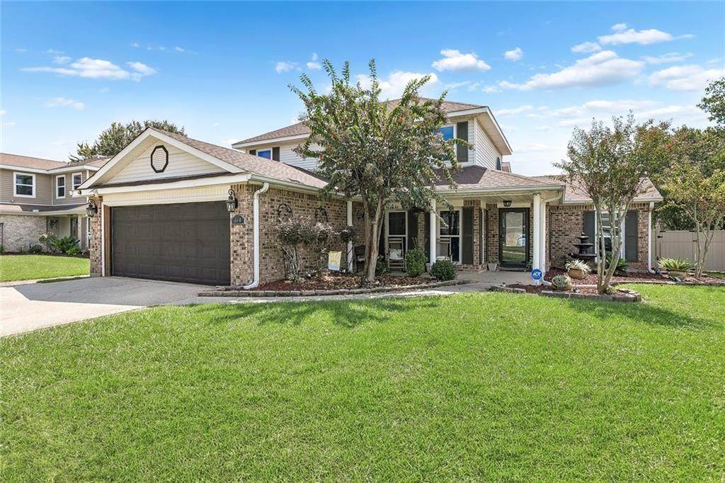 110 Honeywood Drive - Photo 1
