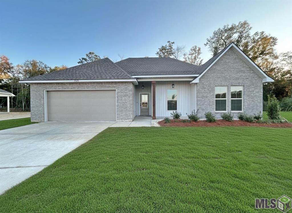 39698 Axis Avenue - Photo 1