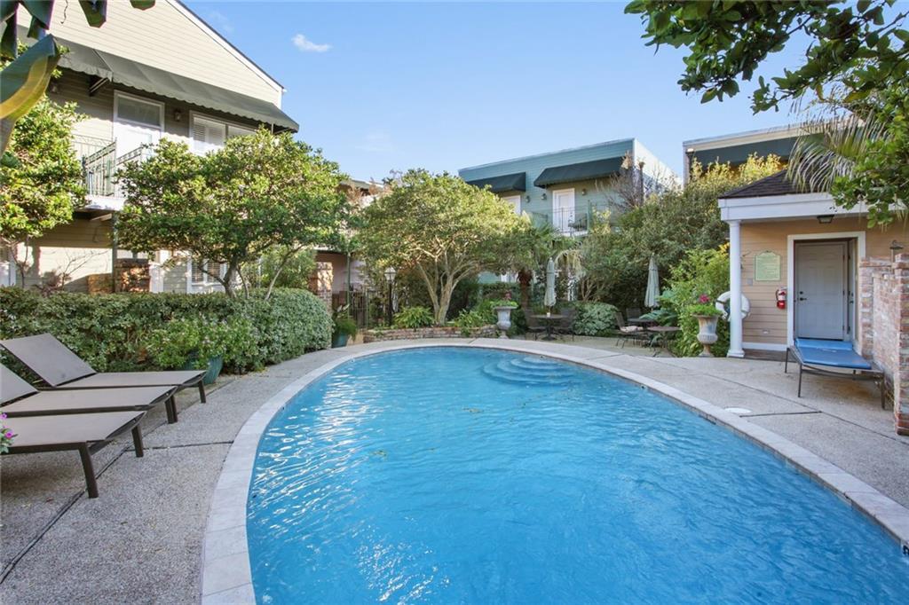 1927 Burgundy Street - Photo 1