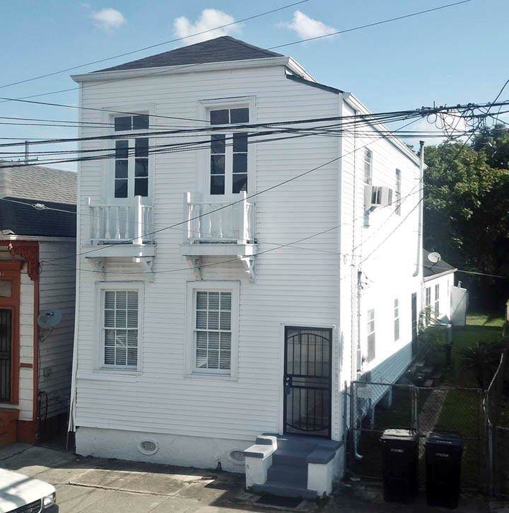 1827 St Philip Street - Photo 1