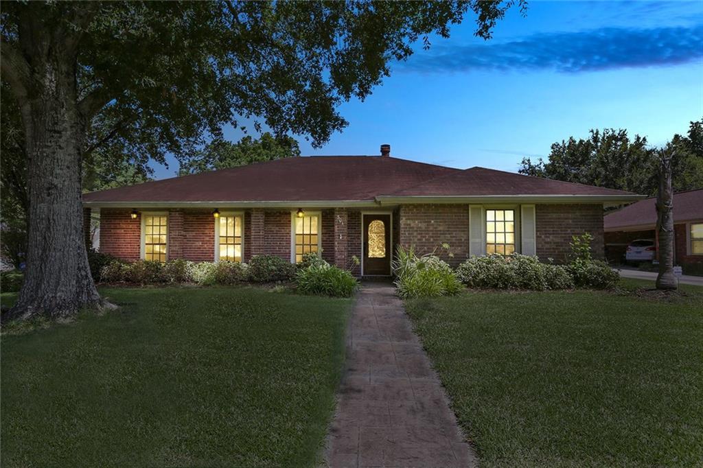 301 Devon Road - Photo 1