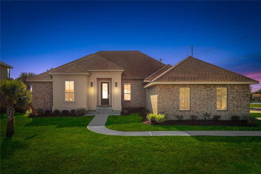 202 Spinnaker Drive - Photo 1