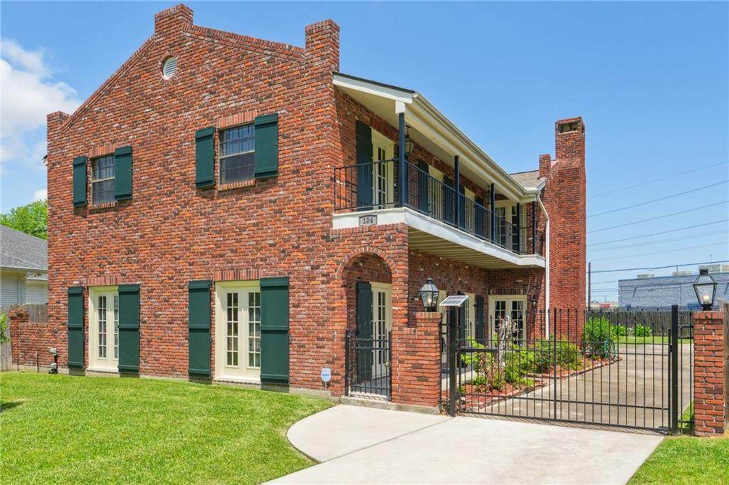 104 Ducayet Drive - Photo 1