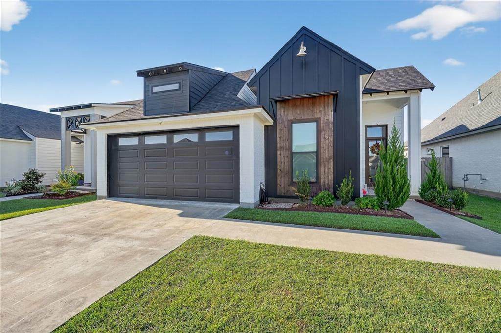 120 Lakes Edge Drive - Photo 1