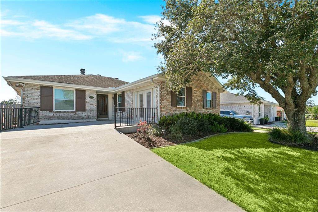 413 Pellerin Drive - Photo 1