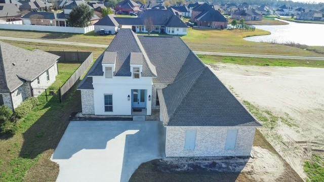 225 Cove Pointe Drive - Photo 1