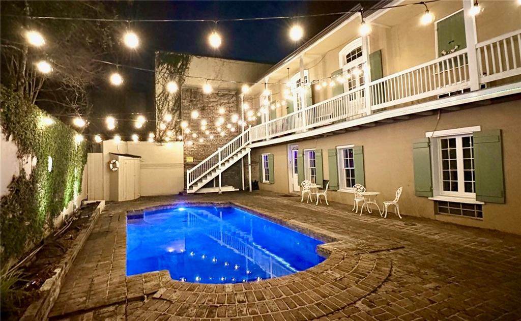 618 Dauphine Street - Photo 1