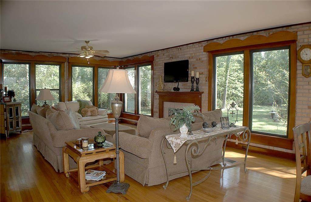 350 5TH Street - Photo 1