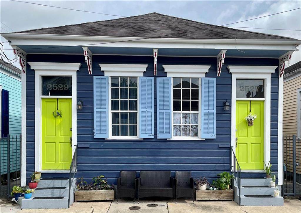 2527 Laurel Street - Photo 1