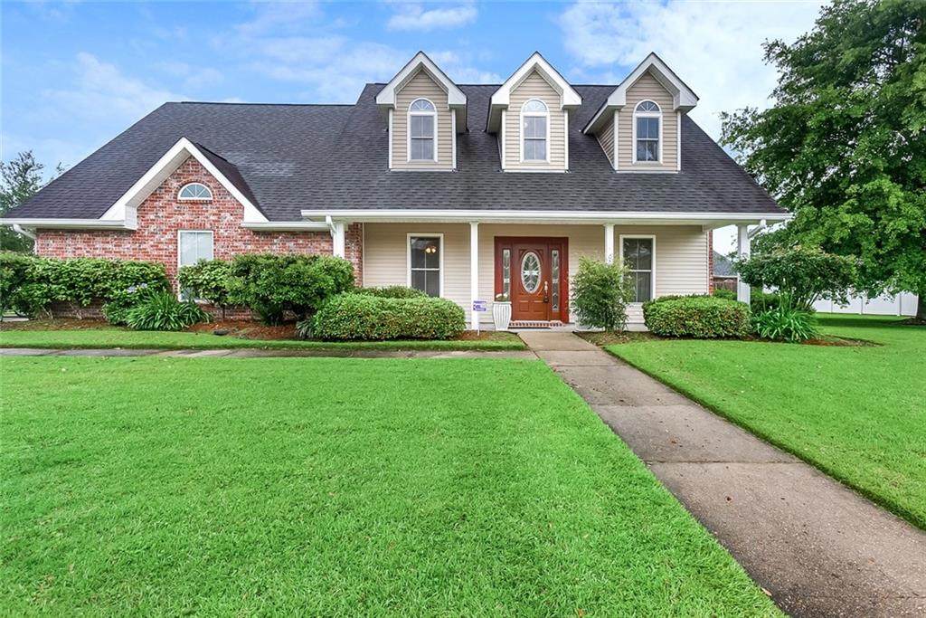 185 Lakeview Drive - Photo 1