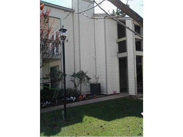 204 Parkview Boulevard - Photo 1