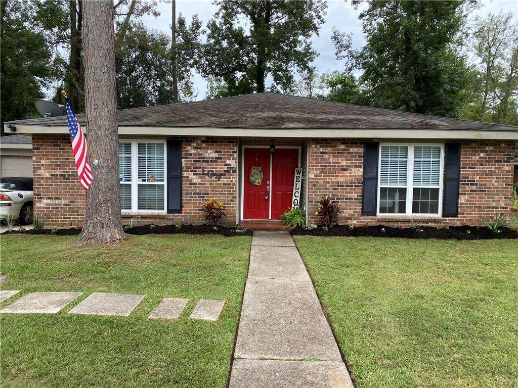 107 Pinewood Drive - Photo 1