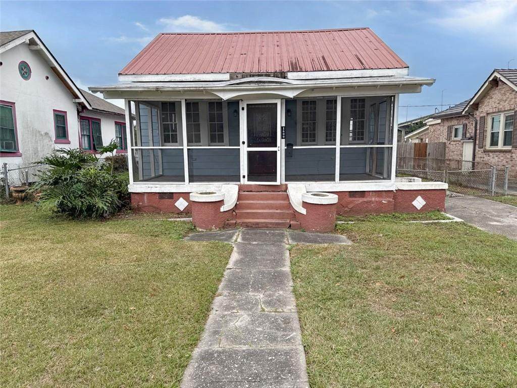 1600 Bodenger Boulevard - Photo 1
