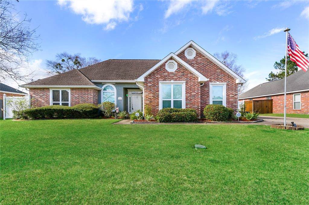 118 Roseland Drive - Photo 1