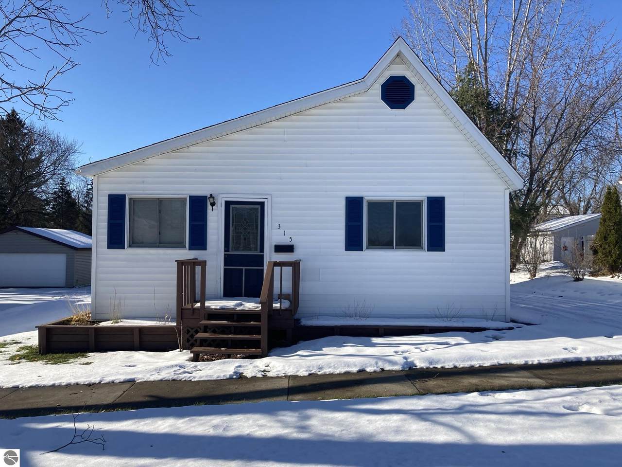 315 4th Street - Photo 1