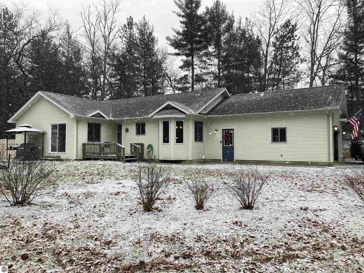 3767 Gladwin Road - Photo 1