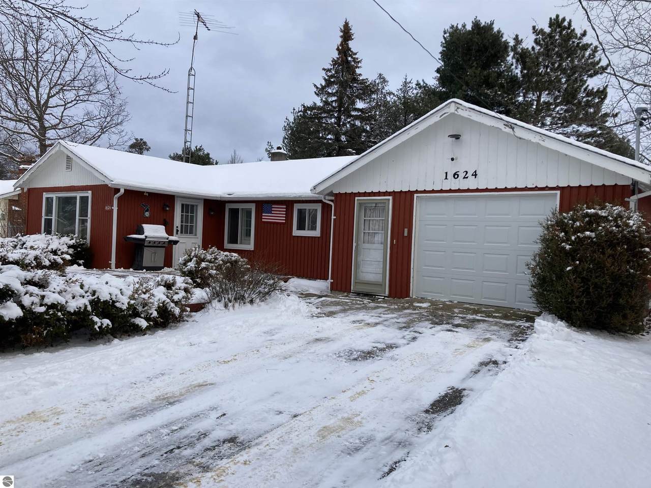 1624 Higgins Road - Photo 1