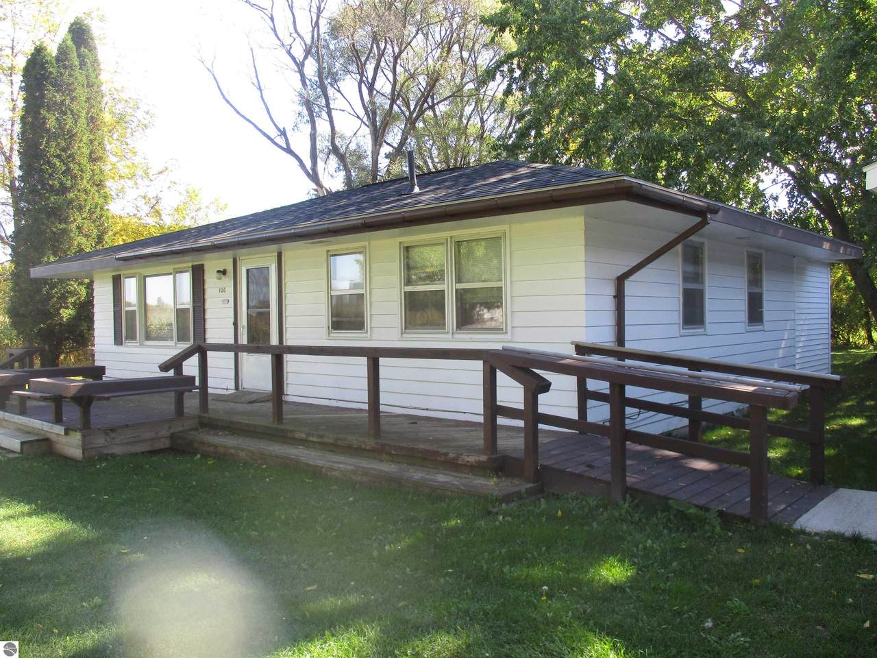 120 Pickett Court - Photo 1