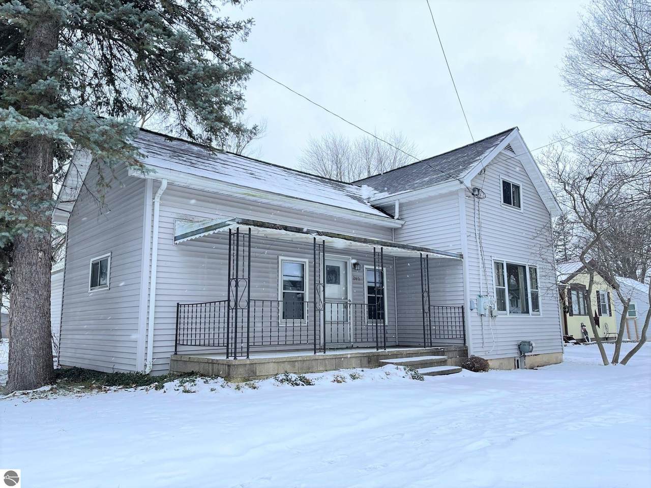 240 Wright Avenue - Photo 1