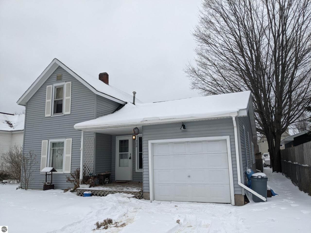 209 Maple Street - Photo 1