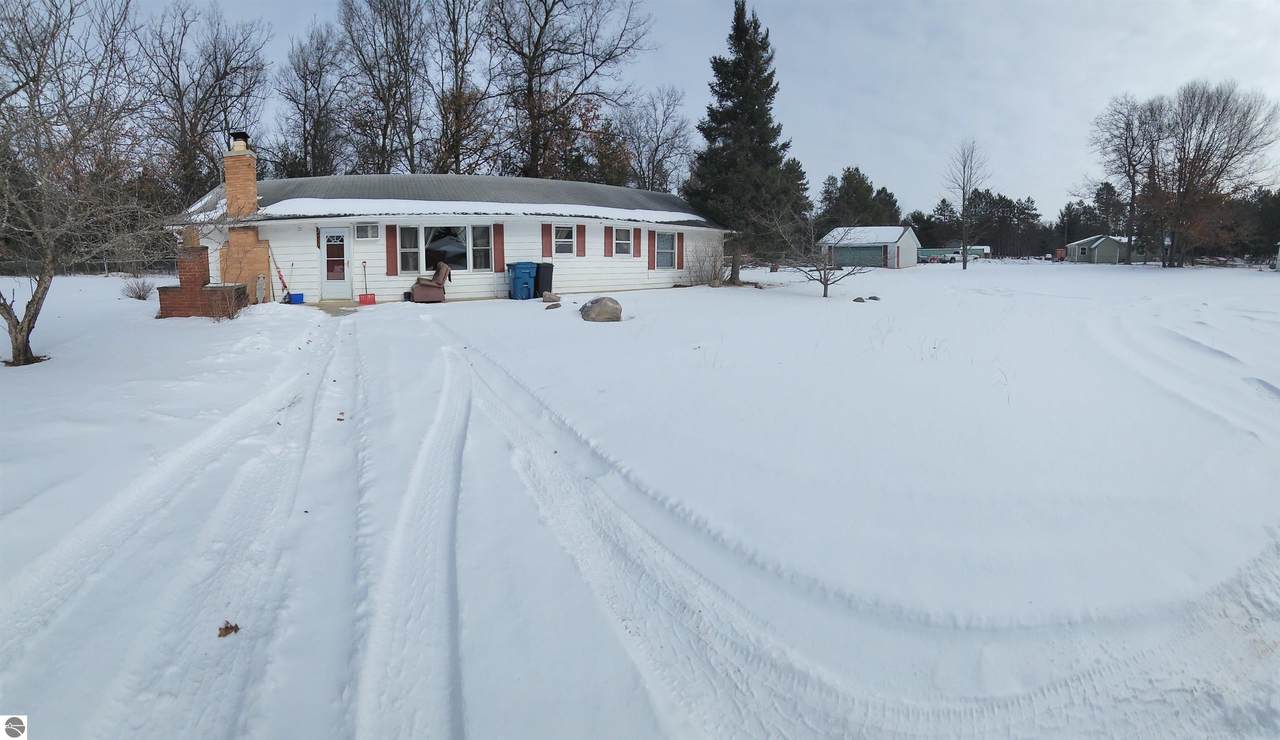 2452 N St Helen Road - Photo 1