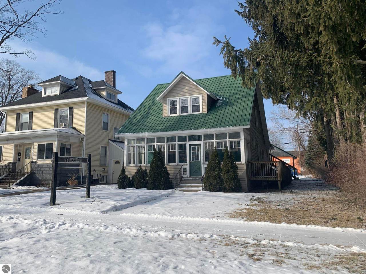 226 Warren - Photo 1