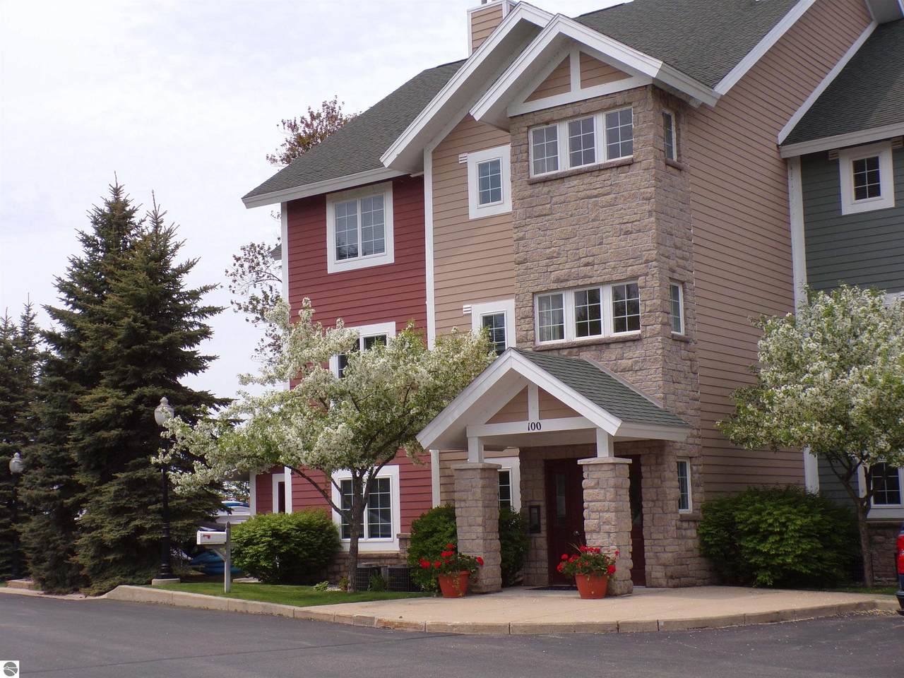 1246 Sunnyside Drive - Photo 1