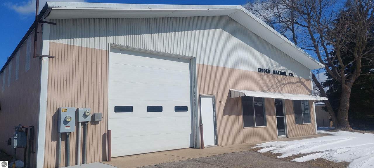 702 Eighth Street - Photo 1