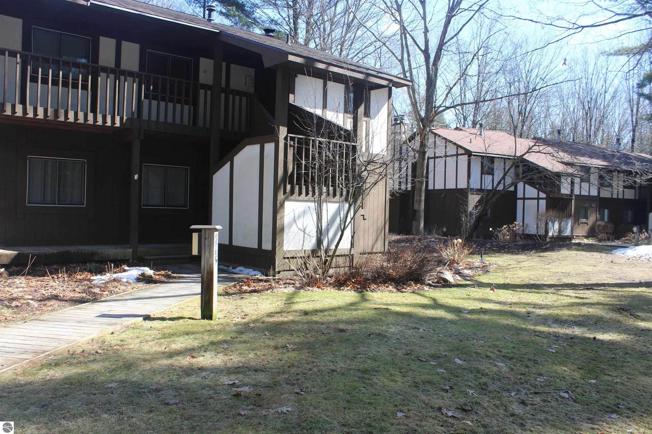 6865 Pinebrook Drive - Photo 1