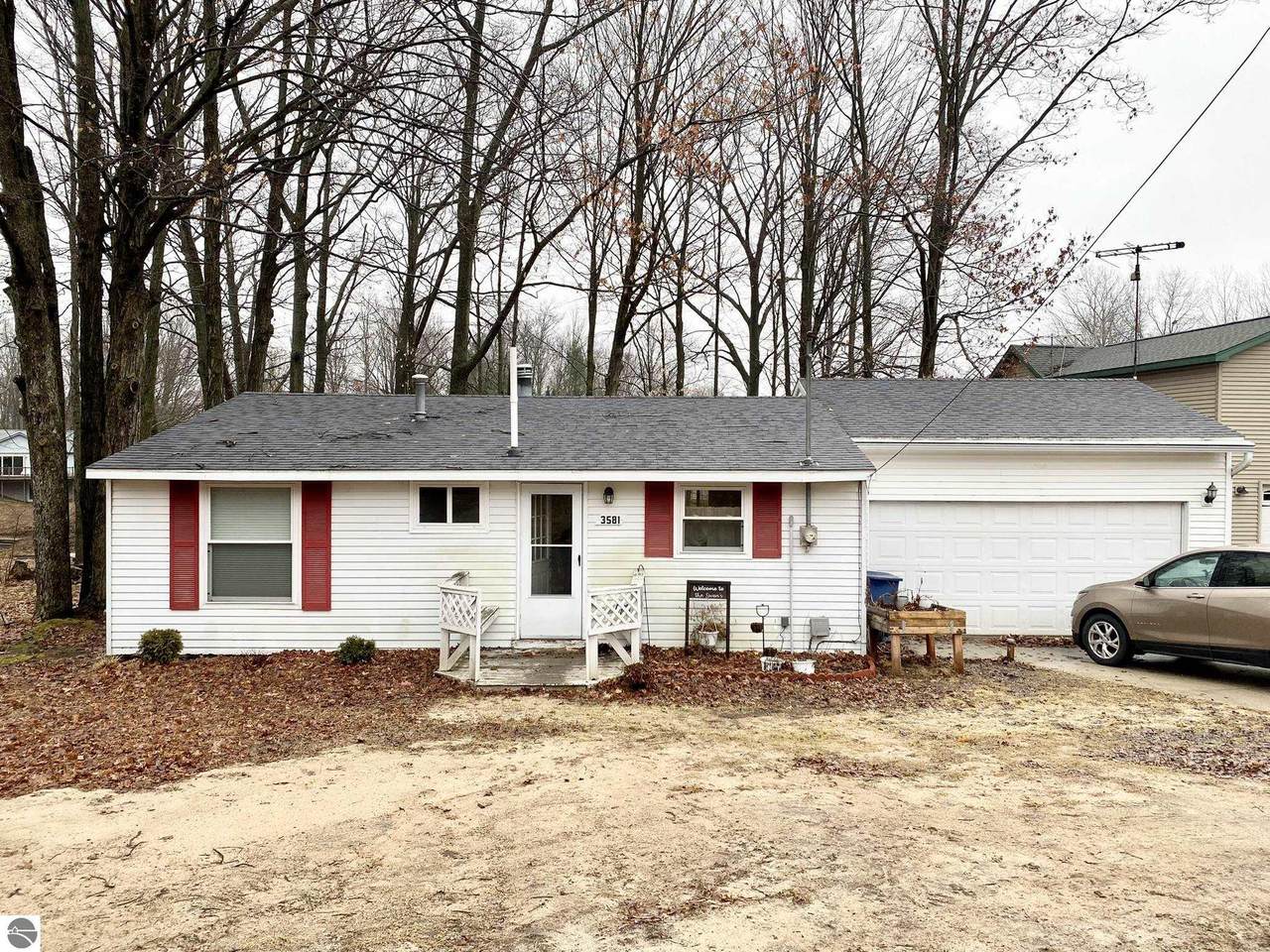 3581 Huckleberry Trail - Photo 1