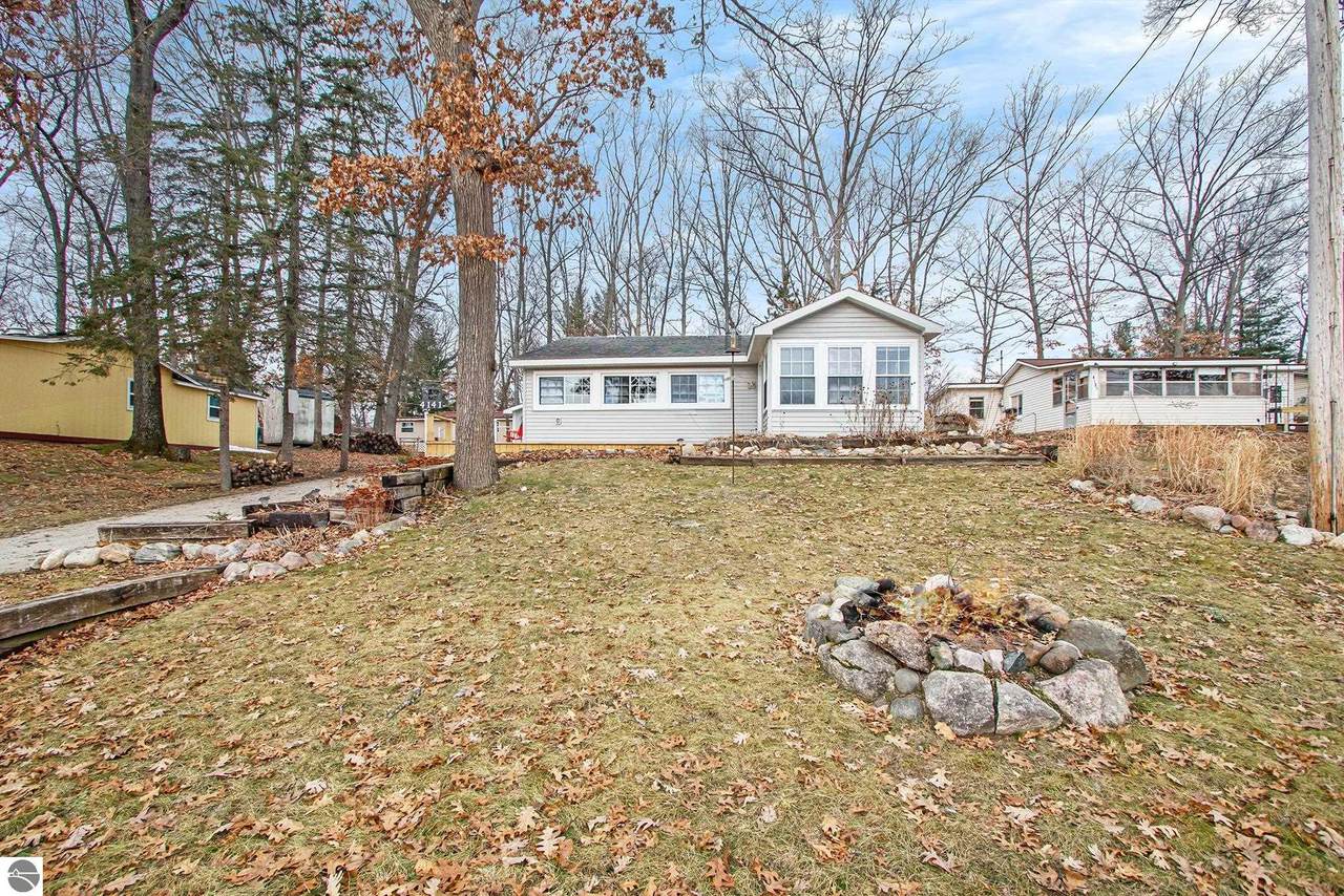 4141 Oak Shores Drive - Photo 1