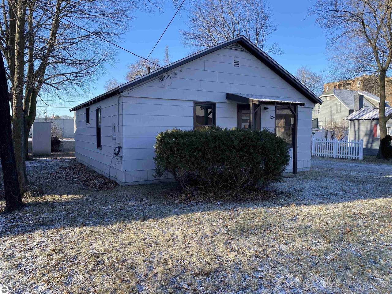 124 Beech - Photo 1