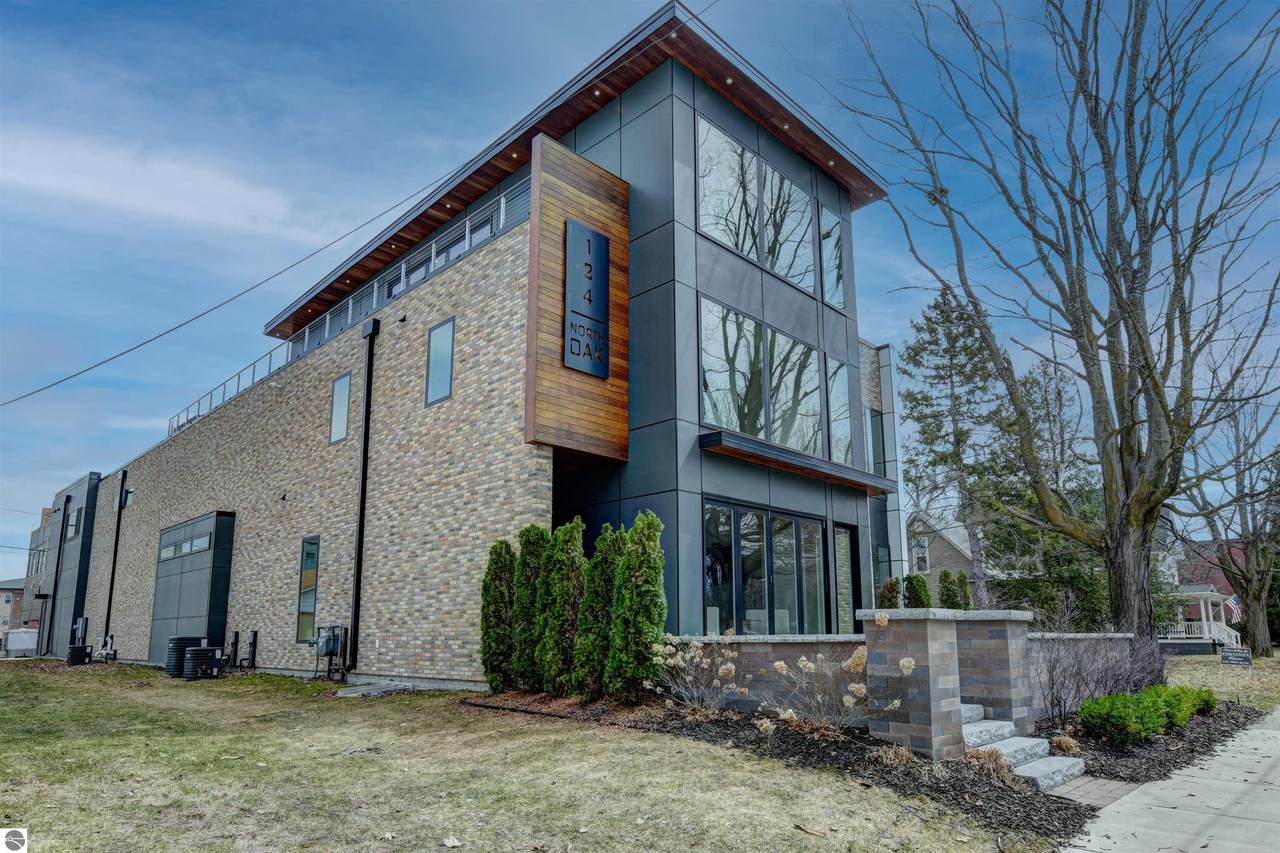 124 Oak Street - Photo 1