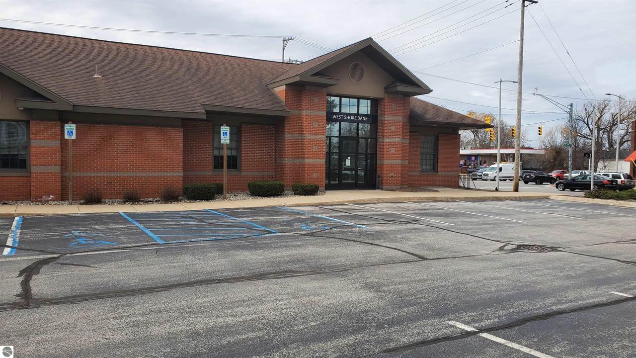 627 Front - Photo 1