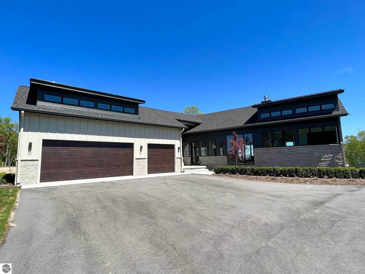 15877 Waters Edge Drive - Photo 1
