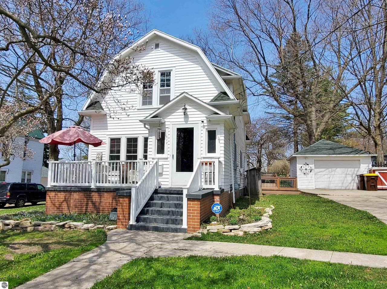 517 Saginaw Street - Photo 1