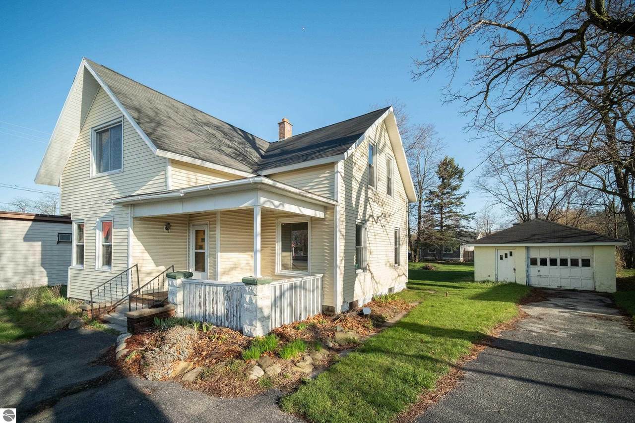 302 Parkdale Avenue - Photo 1