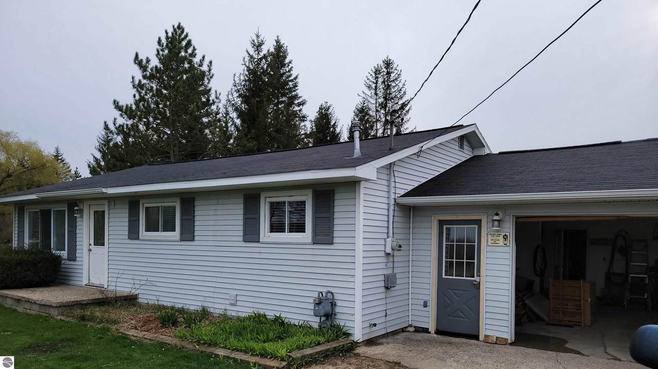 3415 Putnam Road - Photo 1