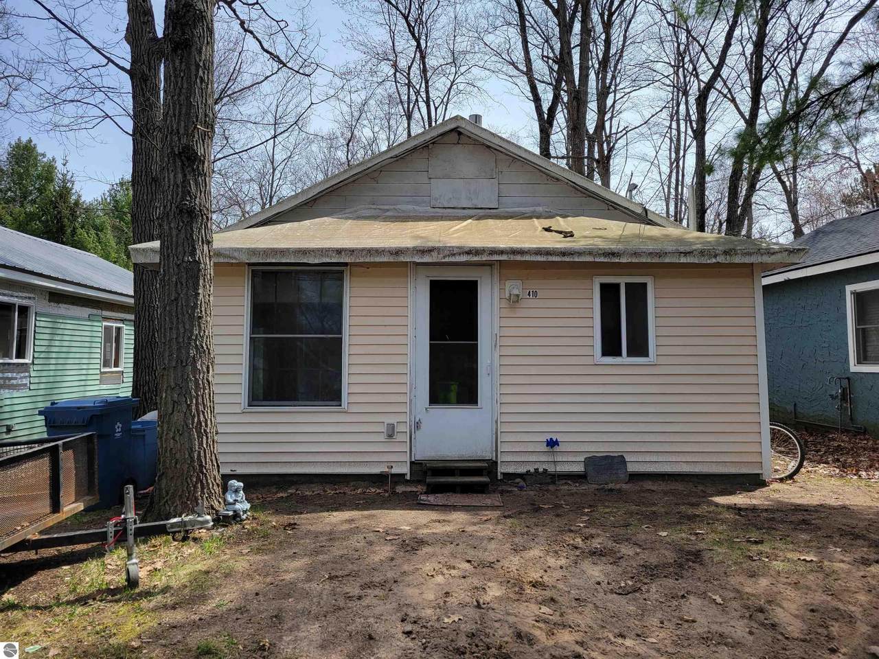 410 Kenwood Ave - Photo 1