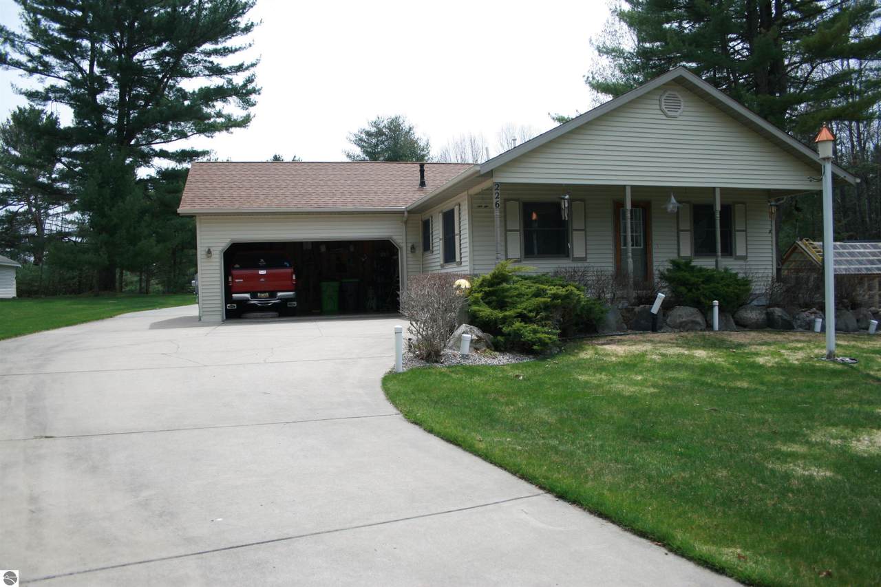 226 Hillsdale Drive - Photo 1