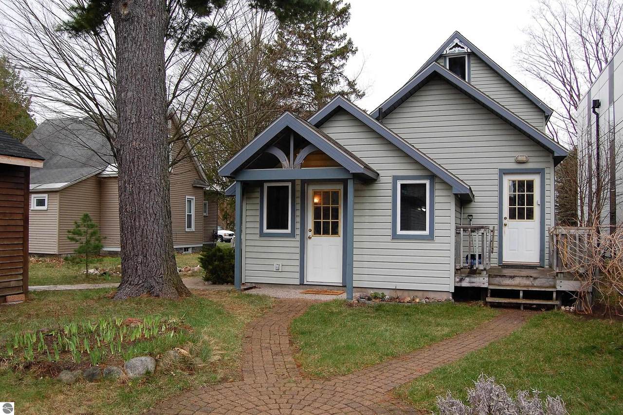 120 Oak Street - Photo 1